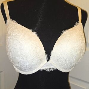 Victoria's Secret Lace Push-Up Bra in White